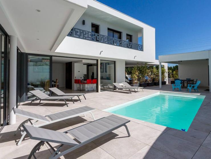 Villa Contemporaine avec piscine - Face au golf - Plages à pied