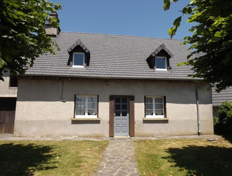 Séjour paisible à Sainte-Eulalie : Maison 4 pers, jardin, terrasse, proche Volcans d'Auvergne - FR-1-742-108