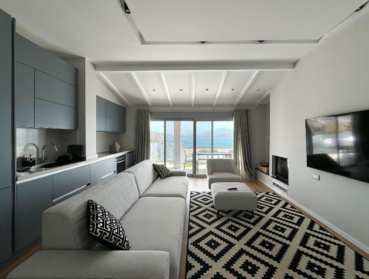 Marina Bay Luxury Apartment