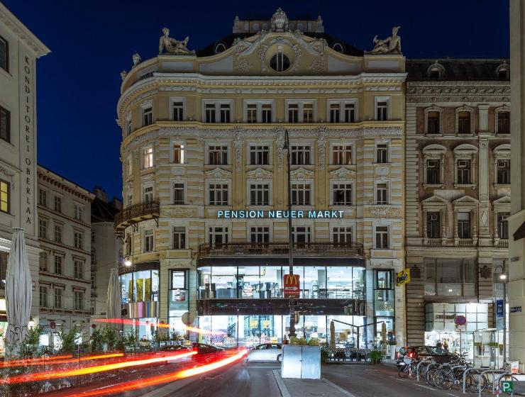 Pension Neuer Markt