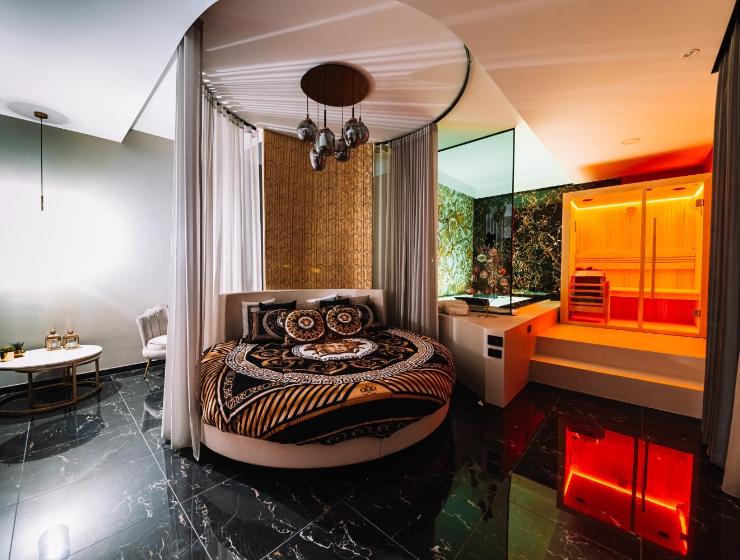 Versace Luxury Room