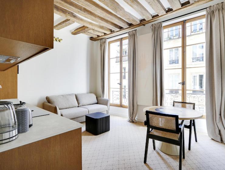 Pick A Flat's Apartments in Louvre - Rue Saint Honoré