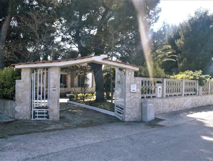 VILLA A CAMPOMARINO